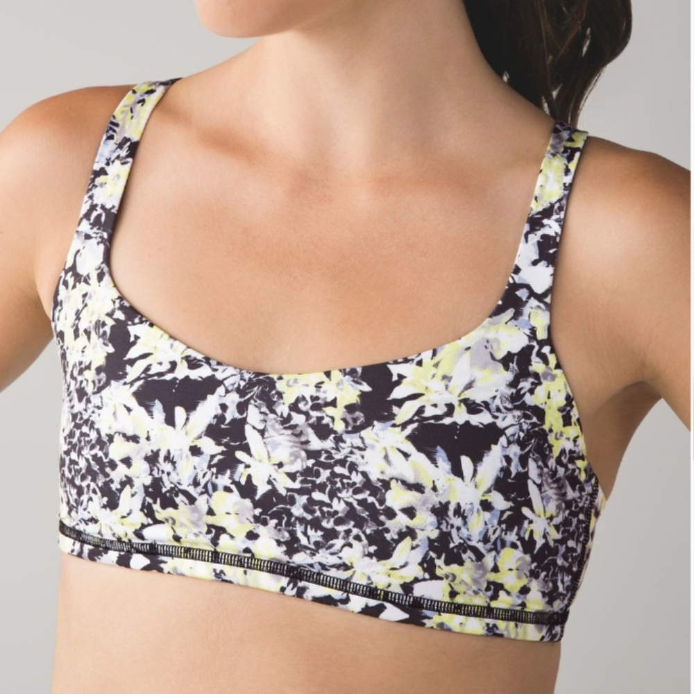 Lululemon Free To Be Bra EUC